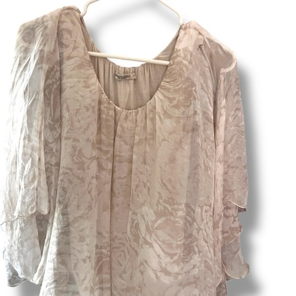 marina gigli Tops - Marina Gigli Chic Cream Floral Women's Blouse